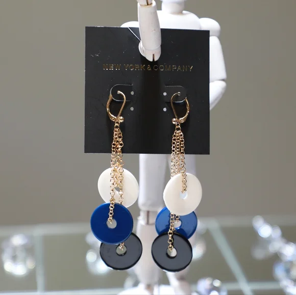 New York and Company Earrings - Picture 5 of 8